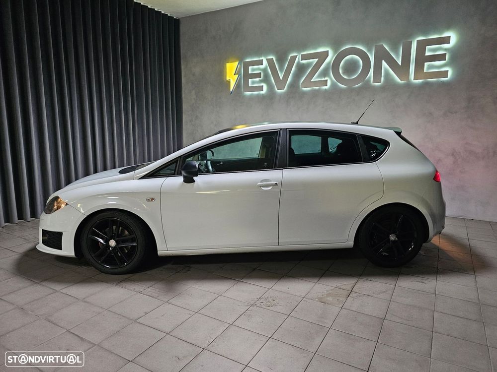 SEAT Leon 2.0 TDI FR DPF - 8