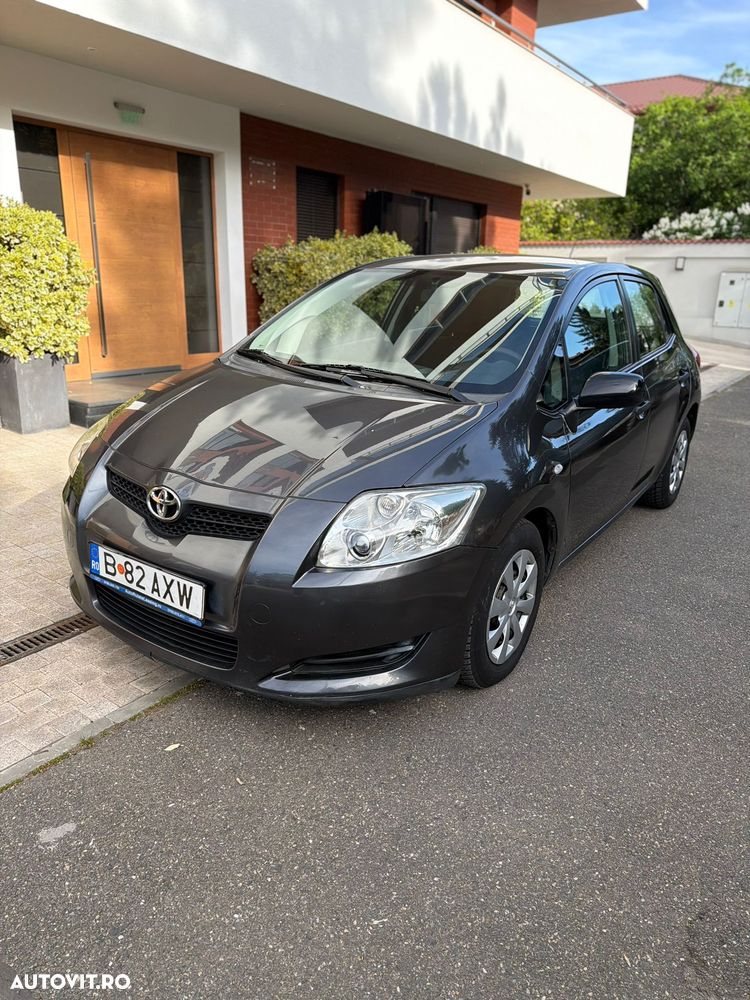 Toyota Auris 1.4 D-4D Luna Plus - 1