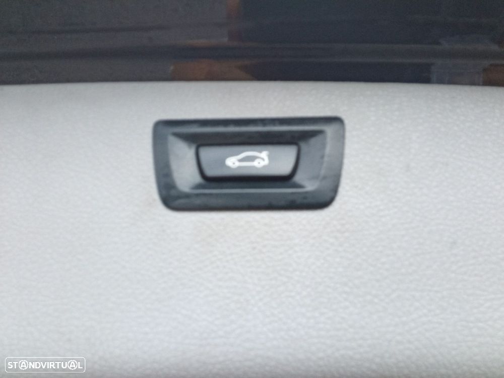 BMW 318 d Line Sport - 23