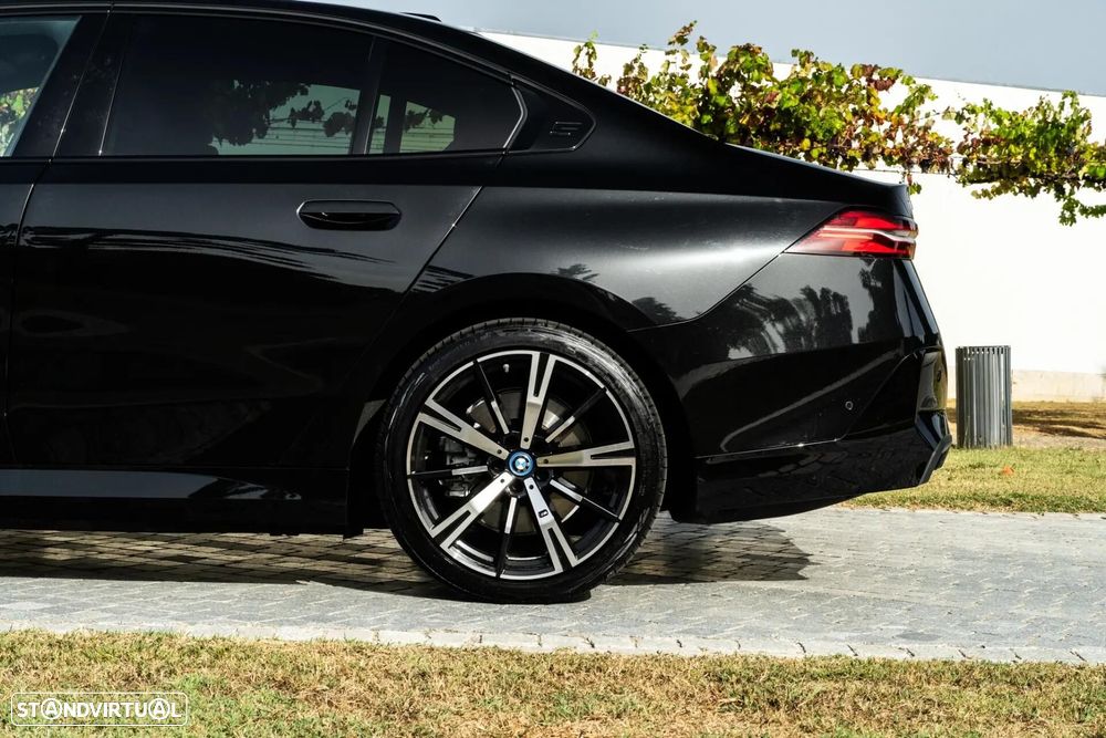 BMW i5 eDrive40 Pack Desportivo M - 40