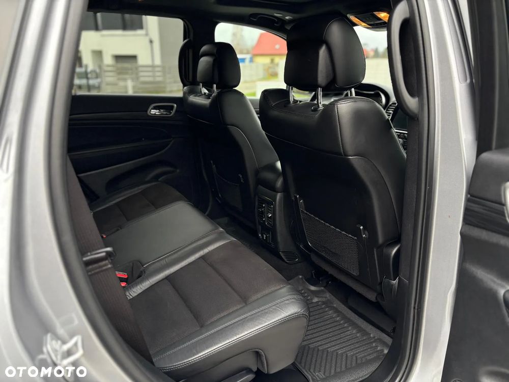 Jeep Grand Cherokee - 39