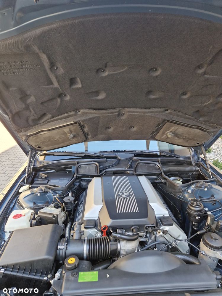 BMW Seria 7 740i V8 - 16