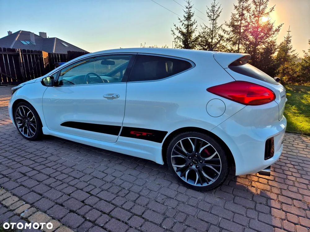 Kia ProCeed - 9