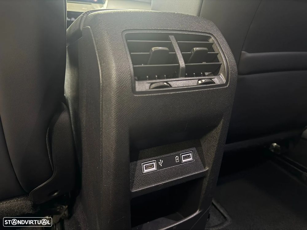 Peugeot 308 1.6 Hybrid Allure Pack e-EAT8 - 31