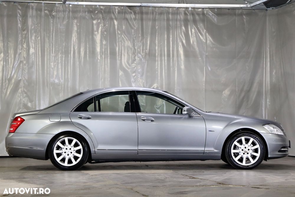 Mercedes-Benz S 350 CDI DPF 7G-TRONIC BlueEFFICIENCY - 39