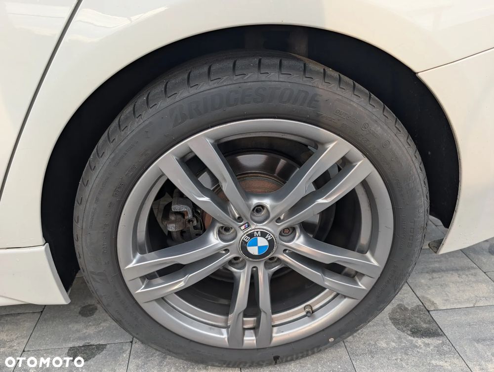 BMW Seria 3 320d M Sport - 6