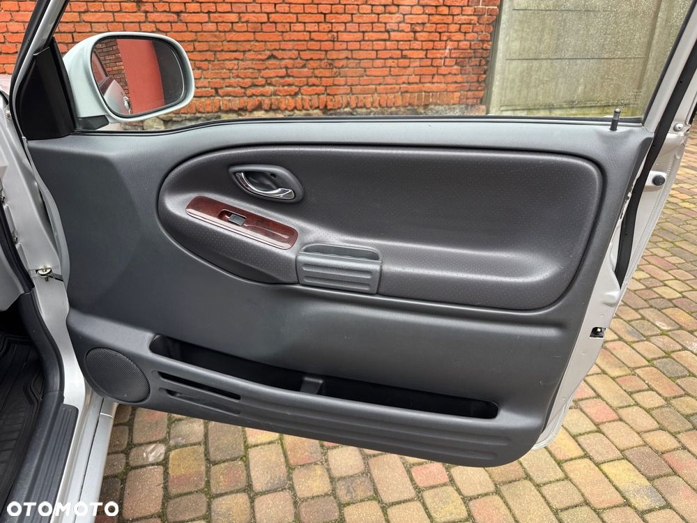 Suzuki Grand Vitara 1.6 Comfort Limited - 15