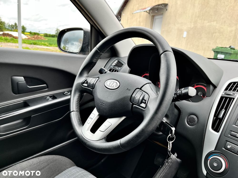 Kia Ceed 1.4 CVVT Attract - 17