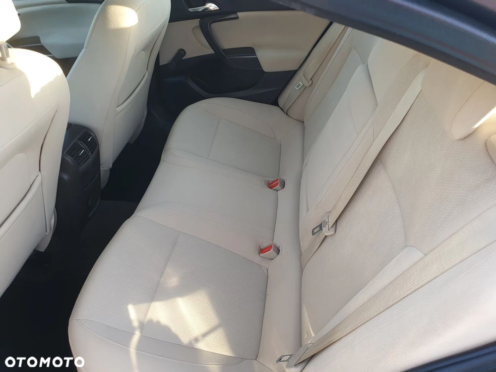 Opel Insignia - 10