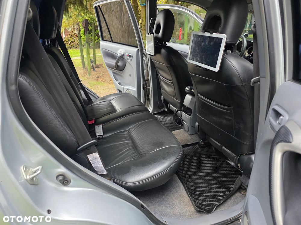 Toyota RAV4 - 15