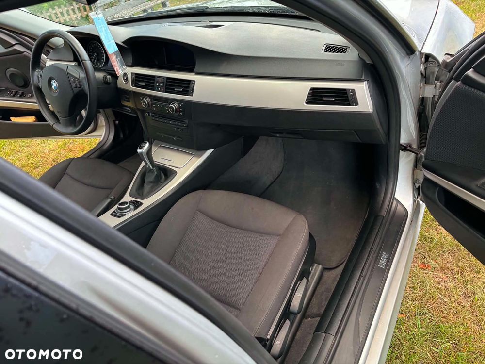 BMW Seria 3 318d DPF - 25