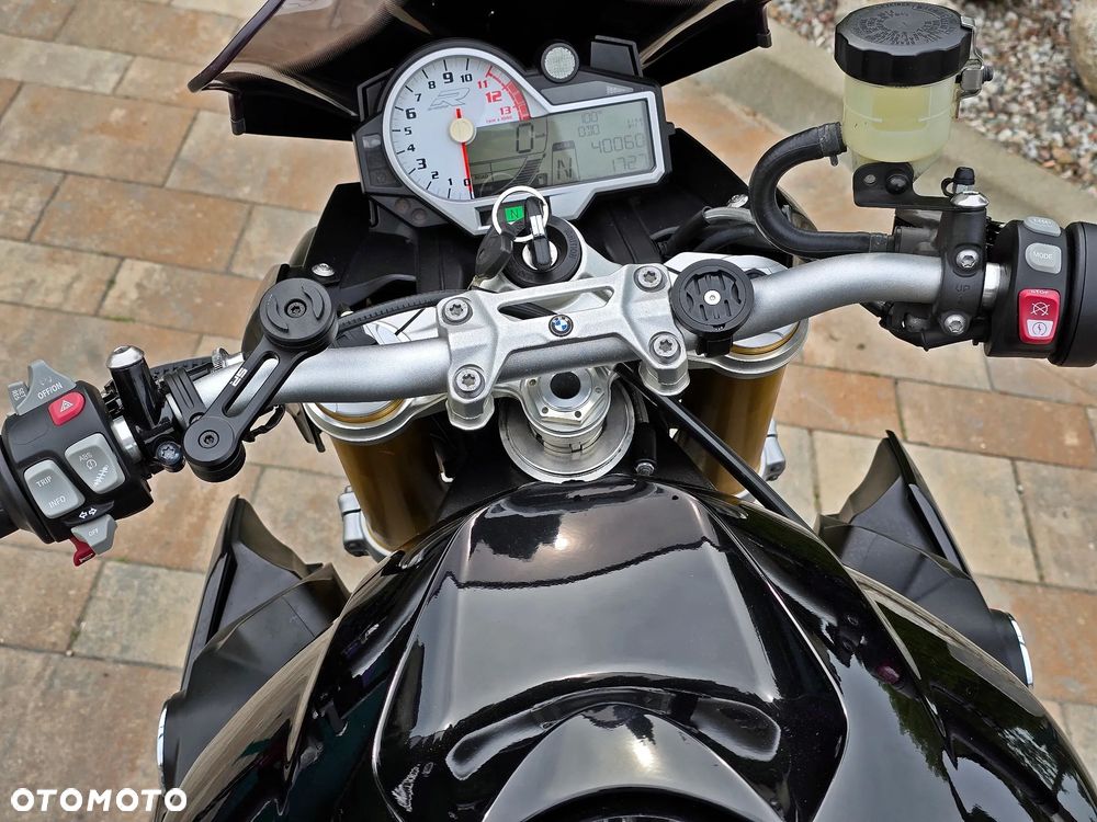 BMW S - 19