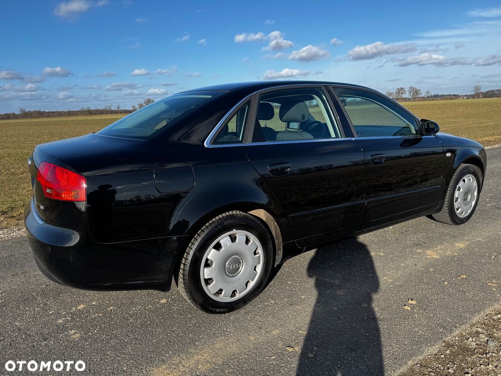 Audi A4 Limousine - 8