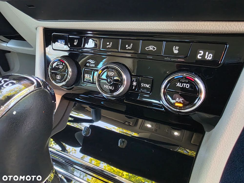 Skoda Superb 2.0 TSI 4x4 L&K DSG - 12