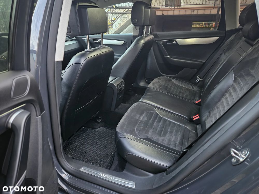 Volkswagen Passat 2.0 TDI Highline - 15