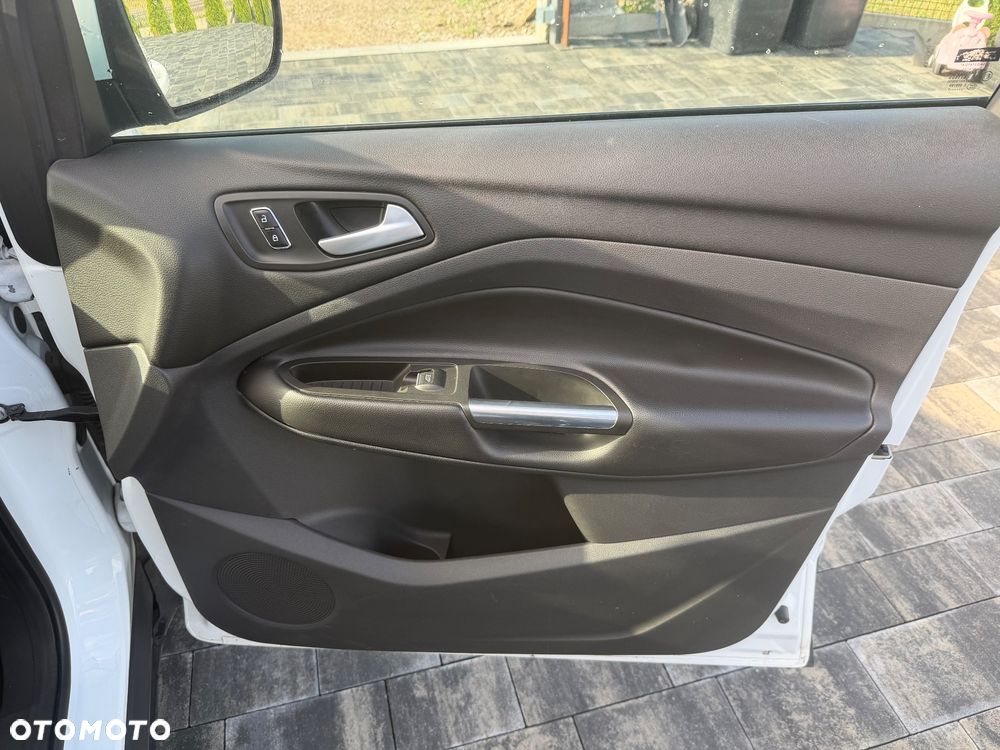 Ford Kuga - 35