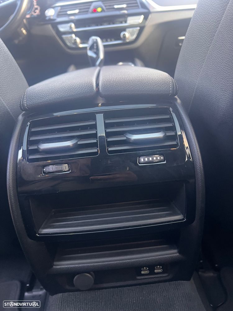 BMW 530 e Pack Desportivo M - 24