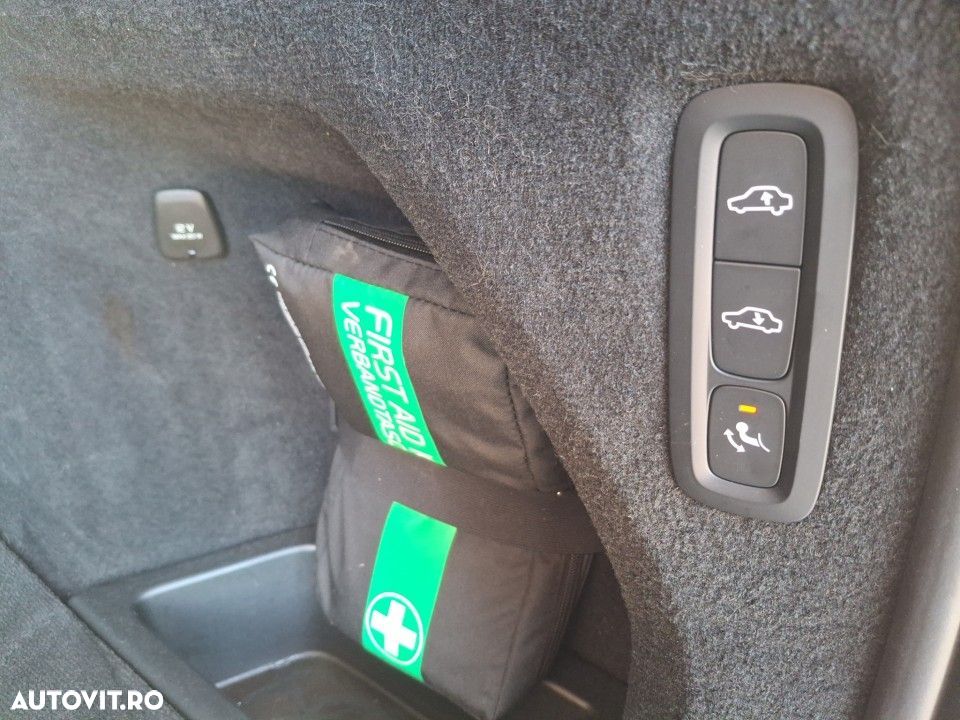 Volvo XC 90 - 22