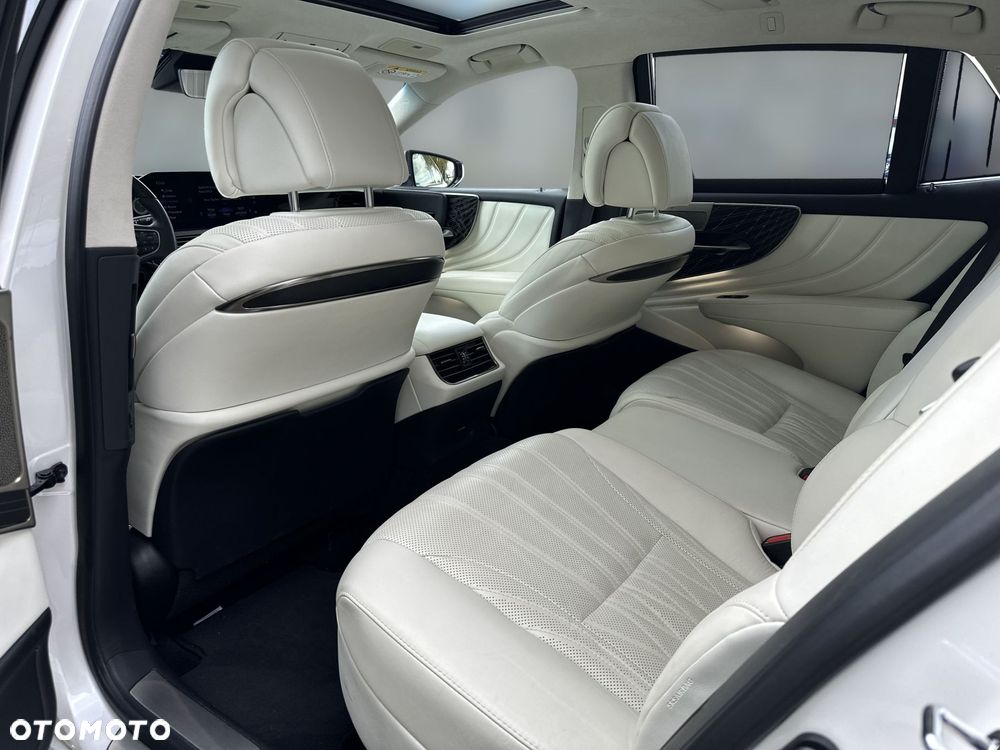 Lexus LS - 12