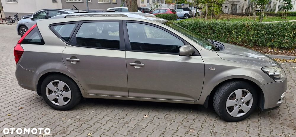 Kia Ceed 2009 photo 4