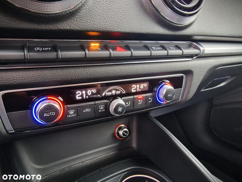 Audi A3 Sportback 1.4 TFSI CoD Ambiente - 34