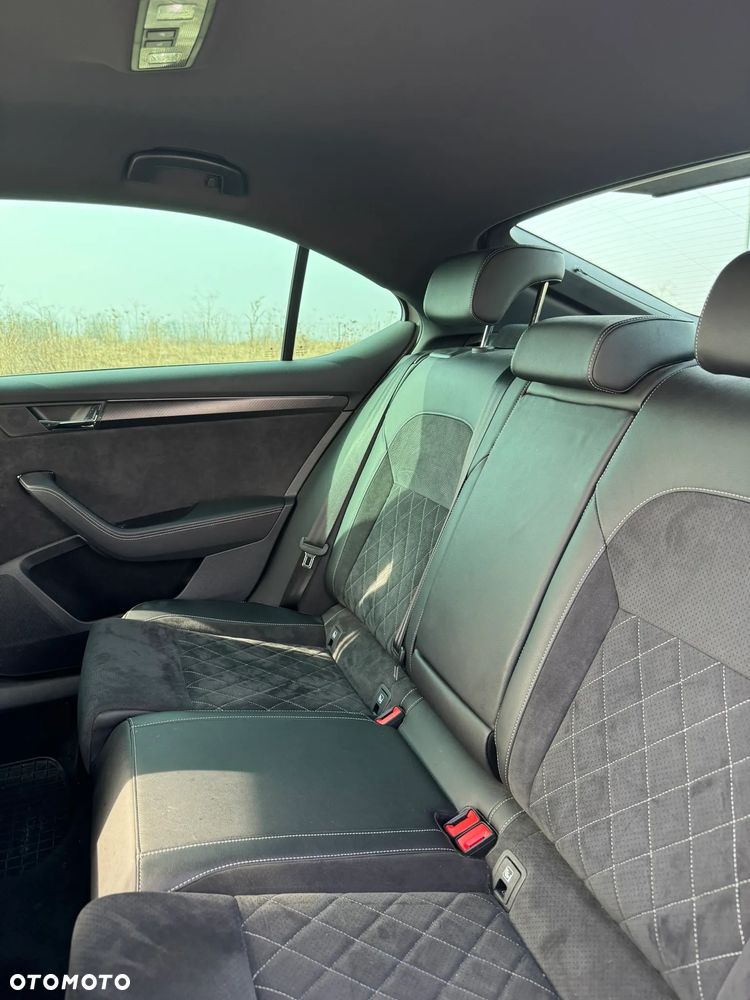 Skoda Superb 2.0 TDI SCR Sportline DSG - 23