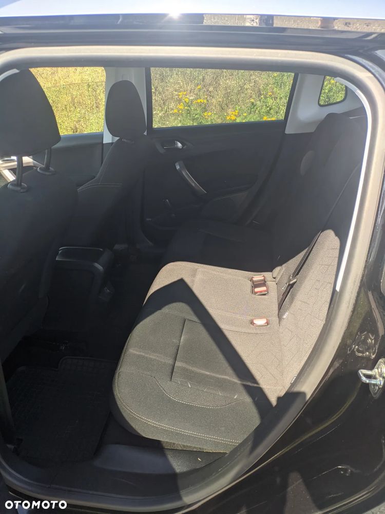 Peugeot 2008 1.2 Pure Tech Style - 3