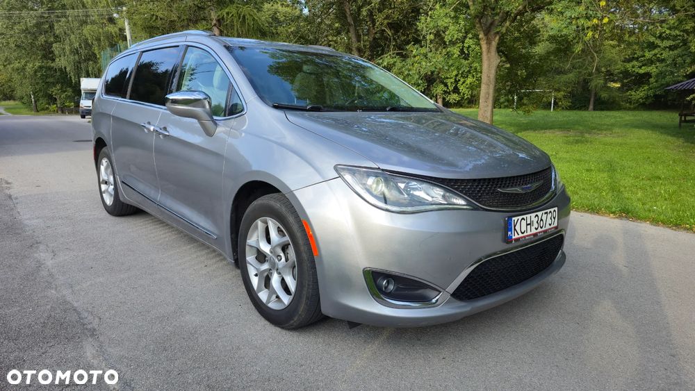 Chrysler Pacifica - 2