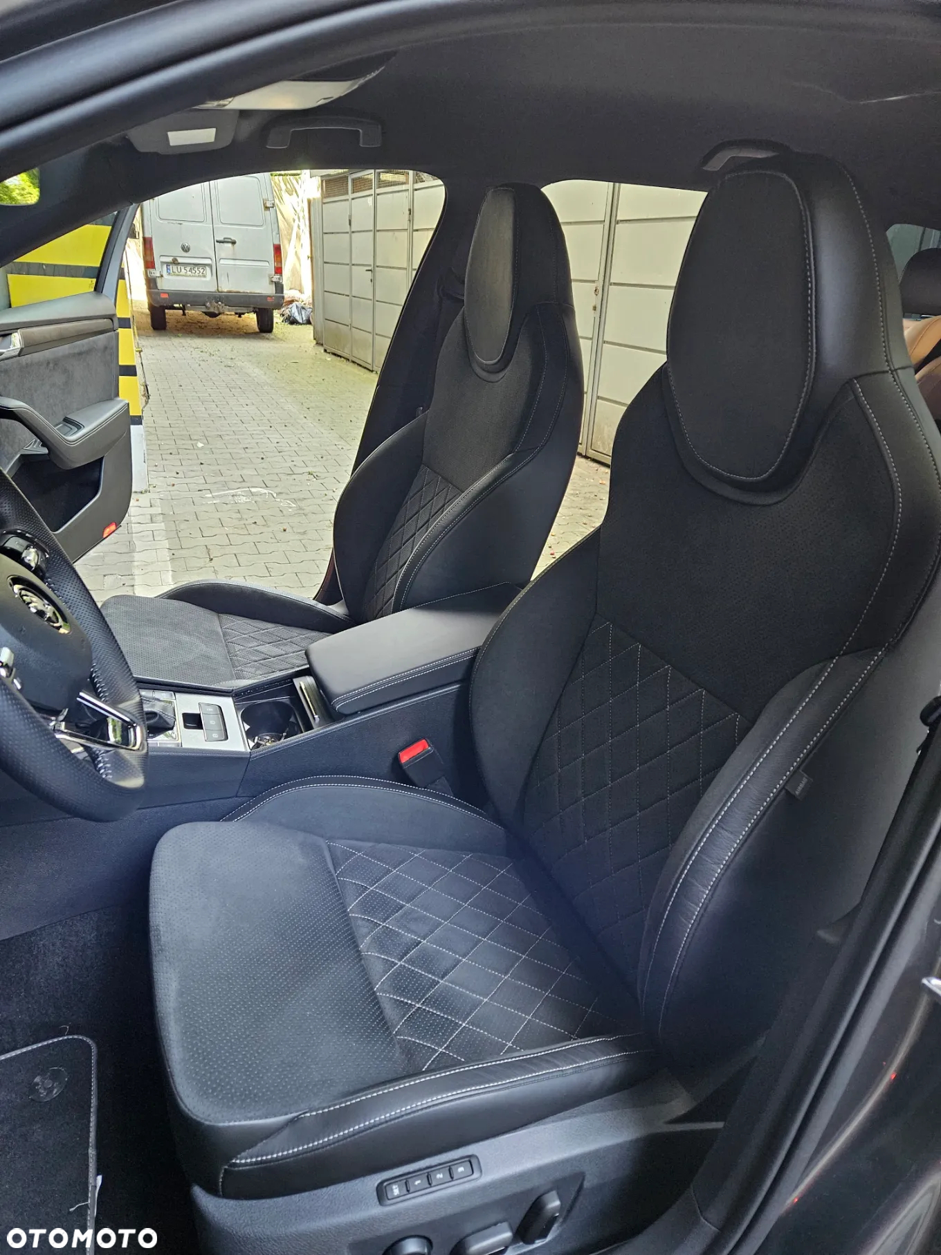 Skoda Superb 2.0 TSI Sportline DSG - 17