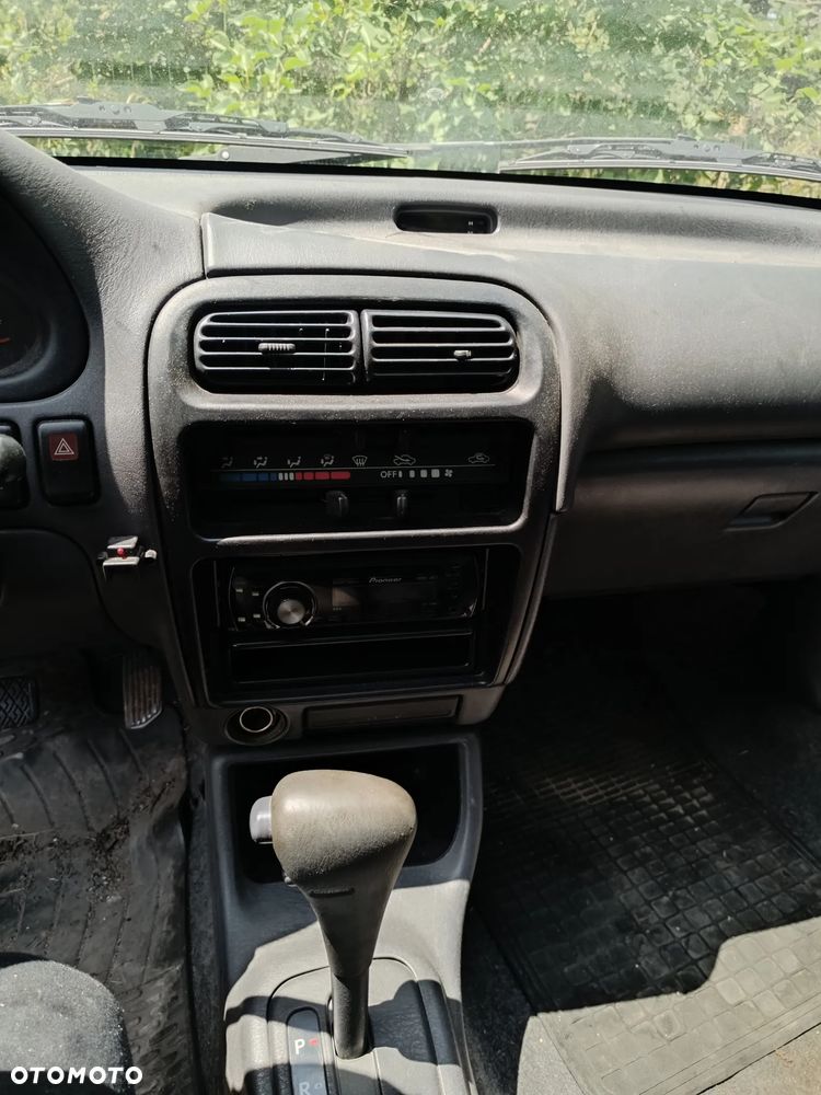 Daihatsu Charade - 5