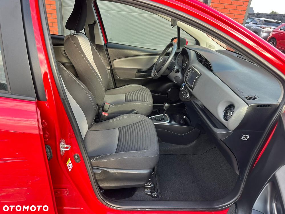 Toyota Yaris Hybrid 100 Active EU6 - 8