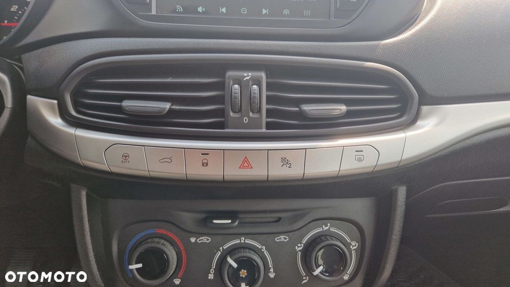 Fiat Tipo 1.4 16V Easy - 23