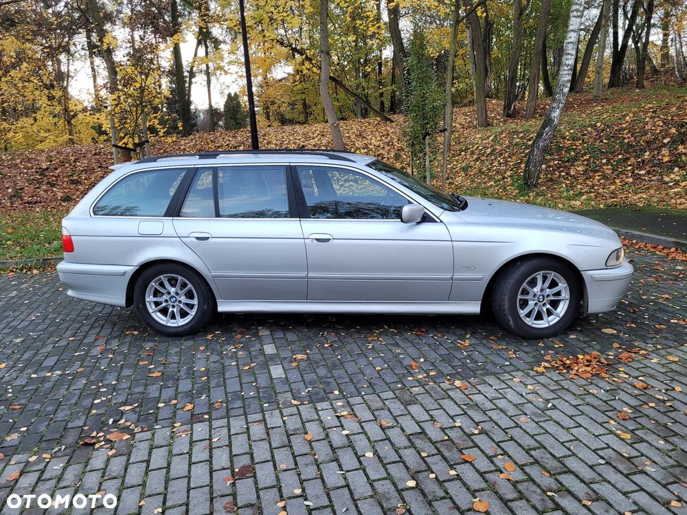 BMW Seria 5 2003 photo 2