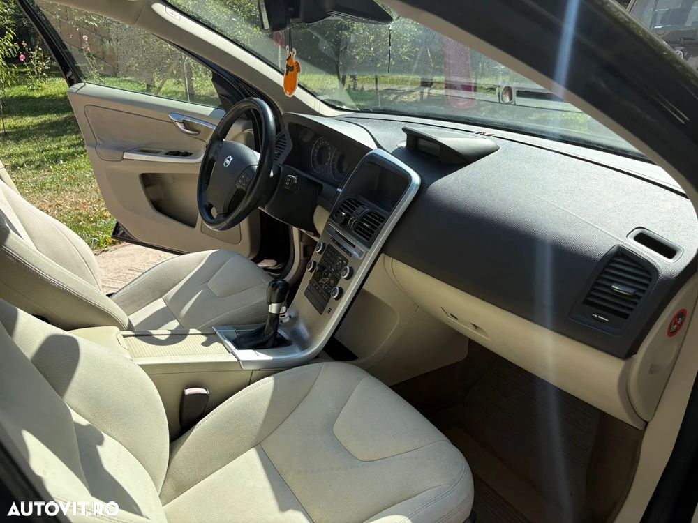 Volvo XC 60 2.4D AWD Base - 4