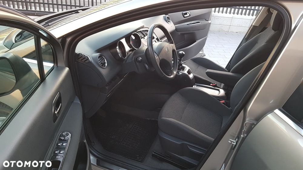Peugeot 5008 HDI 115 Allure - 6