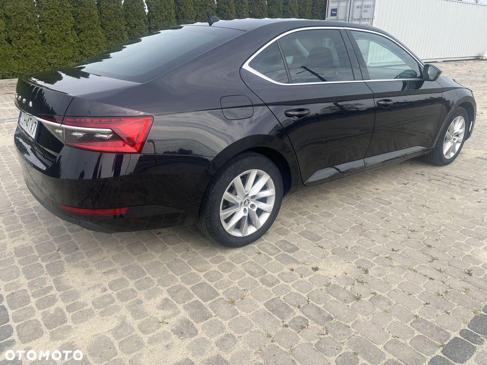 Skoda Superb 2.0 TDI SCR Style DSG - 9