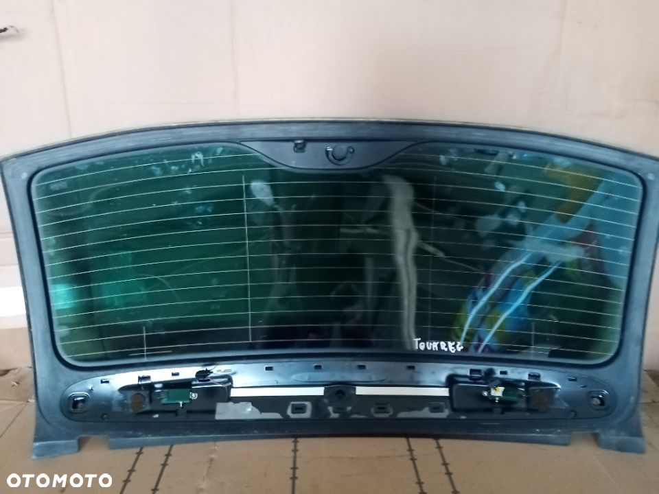 Szyba klapy bagażnika VW Touareg 7L0 - 2