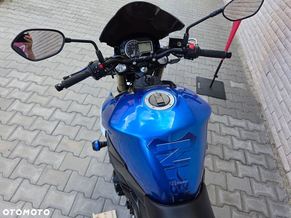 Suzuki GSR - 7