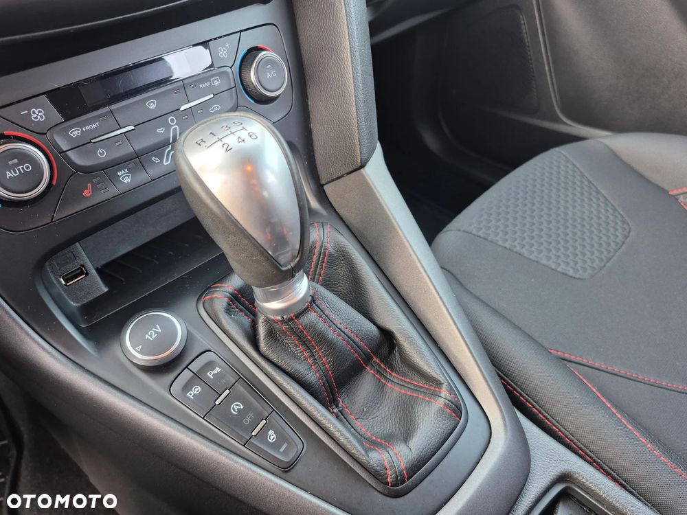 Ford Focus 1.5 EcoBoost STart-Stopp-System ST-LINE - 31