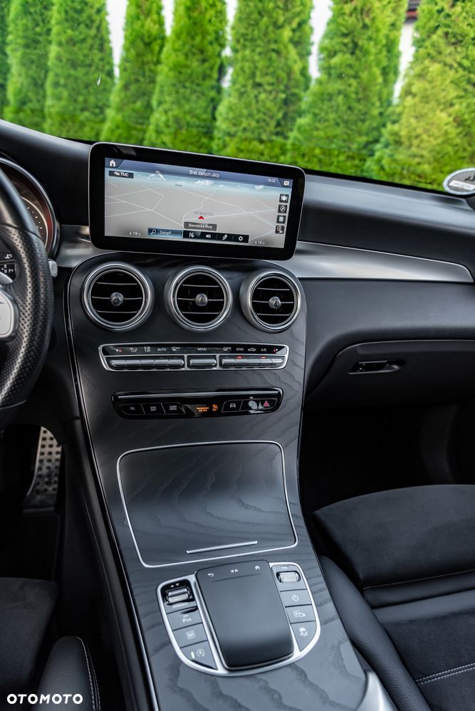 Mercedes-Benz GLC 220 d 4Matic 9G-TRONIC AMG Line - 36