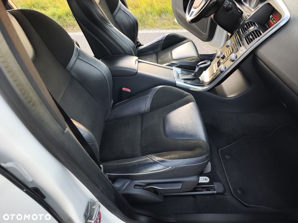 Volvo XC 60 D4 Geartronic Summum - 33