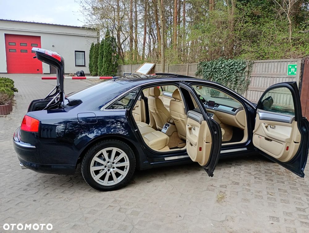Audi A8 4.2 Quattro - 5