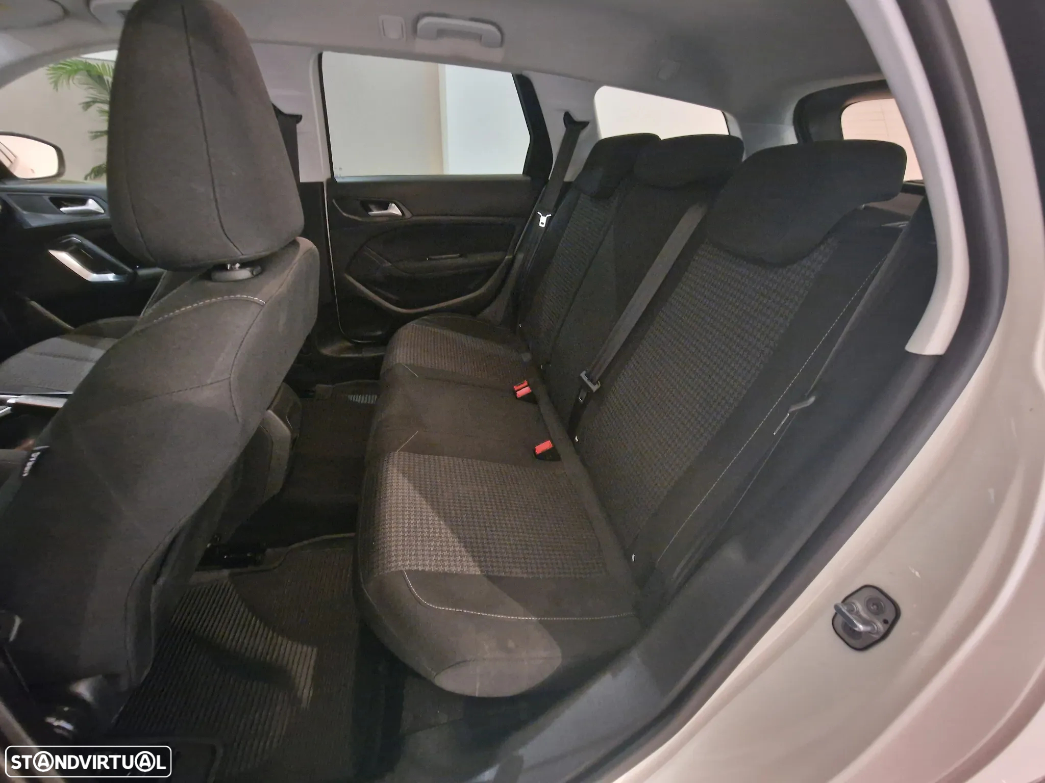 Peugeot 308 SW BlueHDi 100 Stop & Start Business-Line - 33