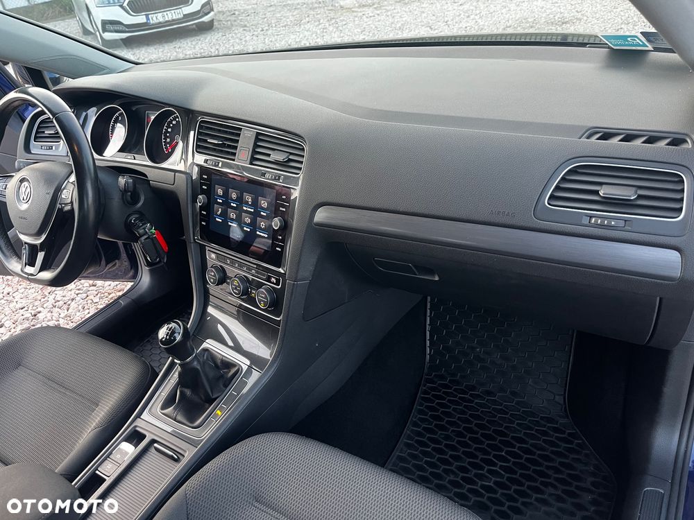 Volkswagen Golf 1.5 TSI BMT Trendline - 36