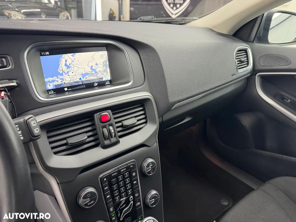 Volvo V40 D3 Geartronic Summum - 16