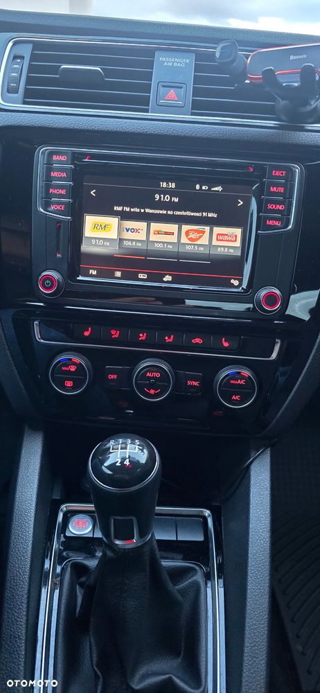 Volkswagen Jetta - 14