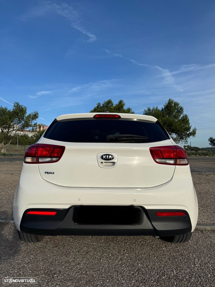 Kia Rio 1.2 CVVT LX - 11