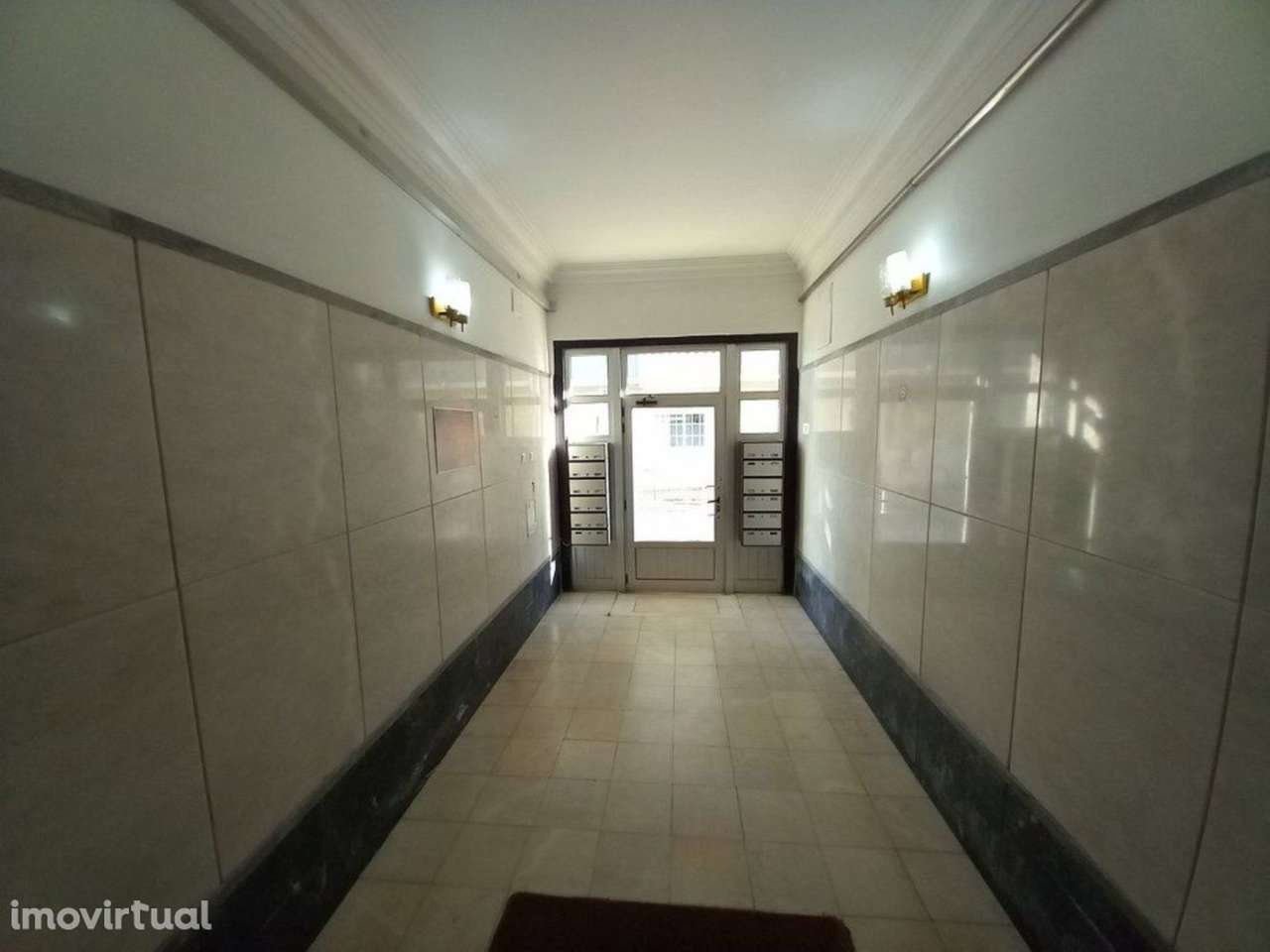 Apartamento T4 no Laranjeiro - Grande imagem: 4/39