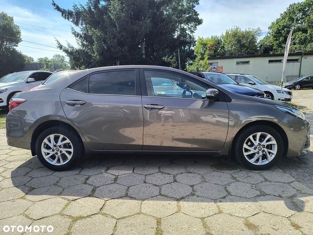 Toyota Corolla - 4