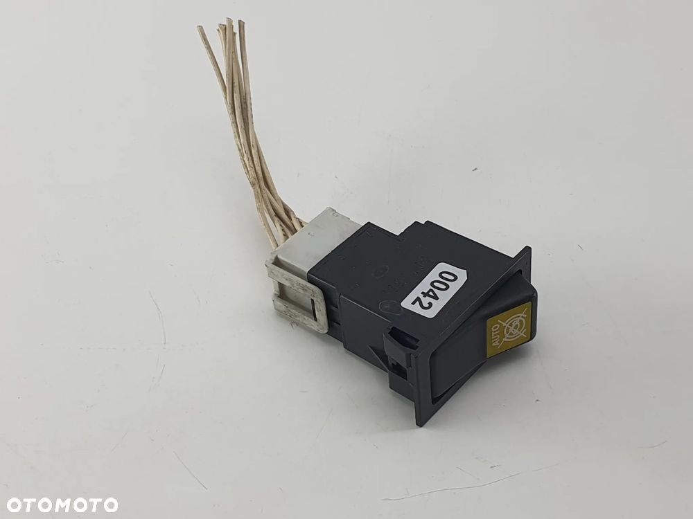 PRZELACZNIK MAN LE - 1